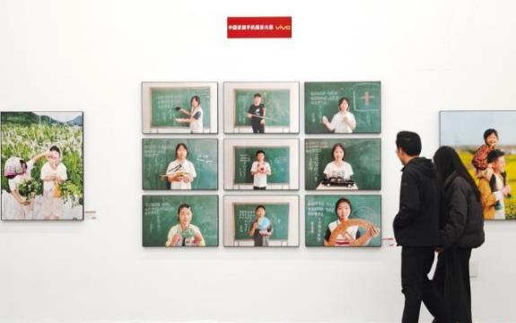 �׽��й��ֻ���Ӱ��չ����վѲչ��Ļ