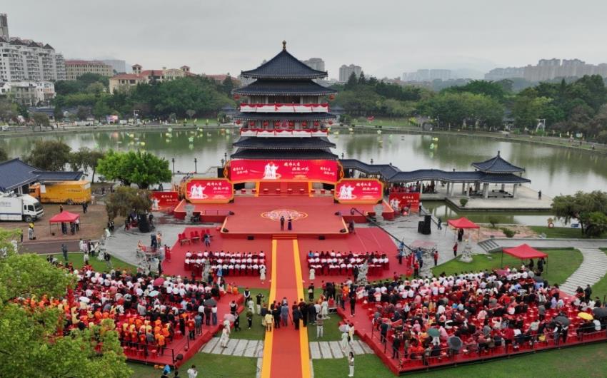 ��ʮ�쿪��ʥ���Ļ��ڿ�Ļ