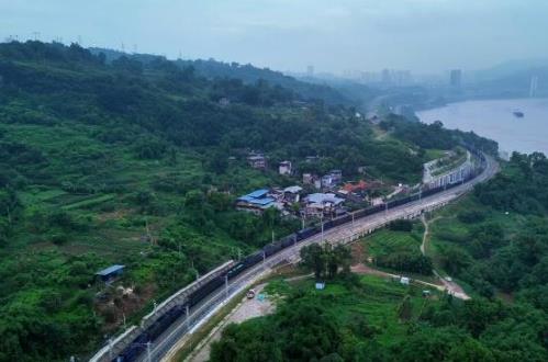 成渝铁路改造工程江津至铜罐驿段双线通车